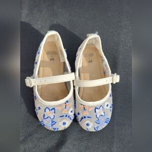 H&M Kids Floral Embroidered Dress Shoes - Cream and Blue